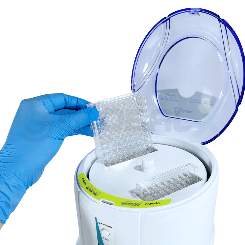 Centrifuga_de_Microplacas_X-Analyzer_CE-2500_Tampa_Aberta_Insercao_de_Microplaca.png