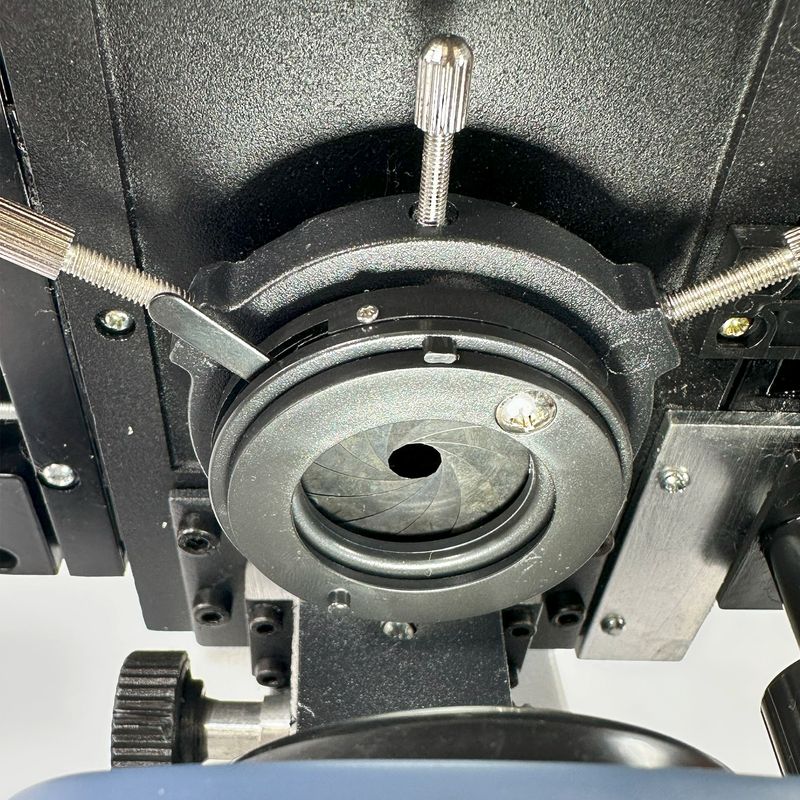 Microscopio-NewOptics-NW126T-VisaoSuperior-OcularesBinoculares