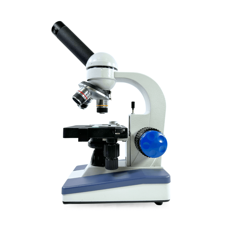 MicroscopioMonocular-GlobalOptics-NO135M-OticaFinitaAcromaticoLedAumento960x-visaoLateralDireita