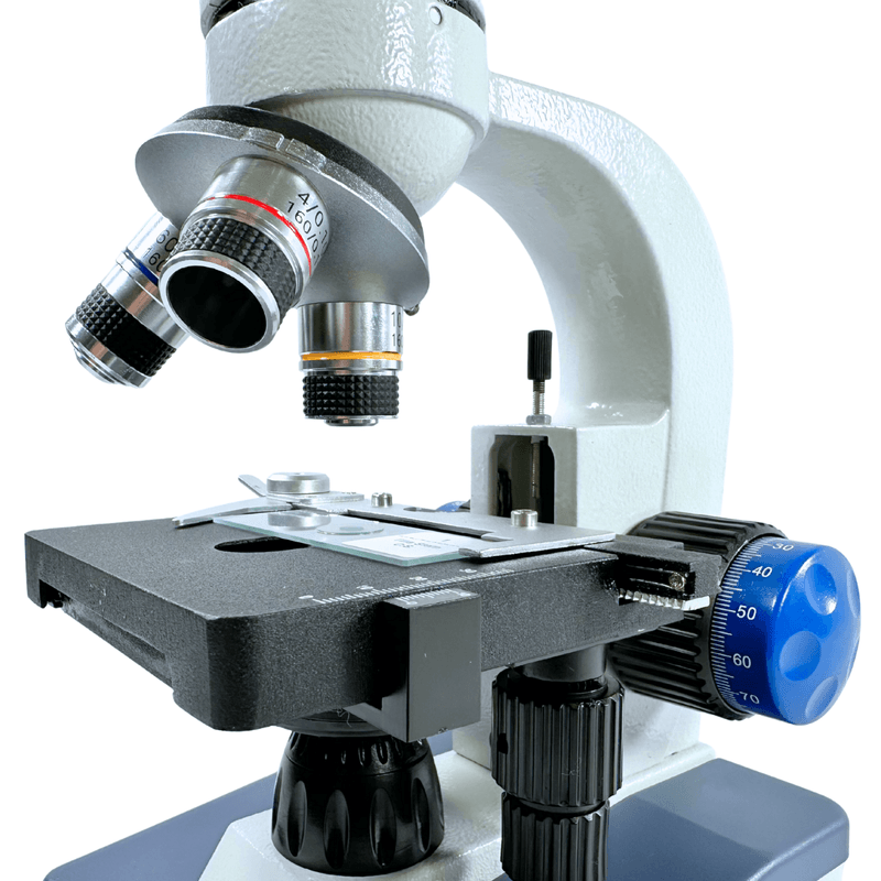 MicroscopioMonocular-GlobalOptics-NO135M-OticaFinitaAcromaticoLedAumento960x-closeObjetivaAmpliada